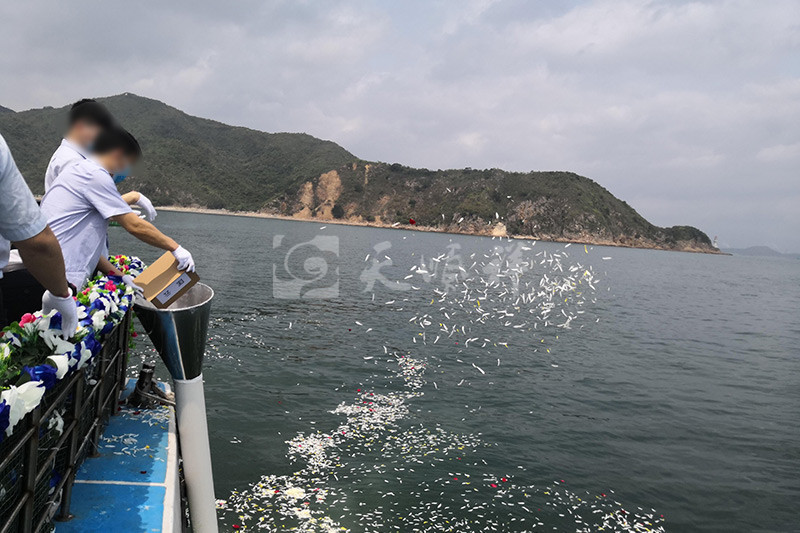 在天津海举办海葬仪式 在天津海举办海葬仪式